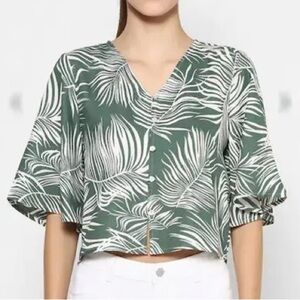 Only “Quinn” sage green/white print cropped top